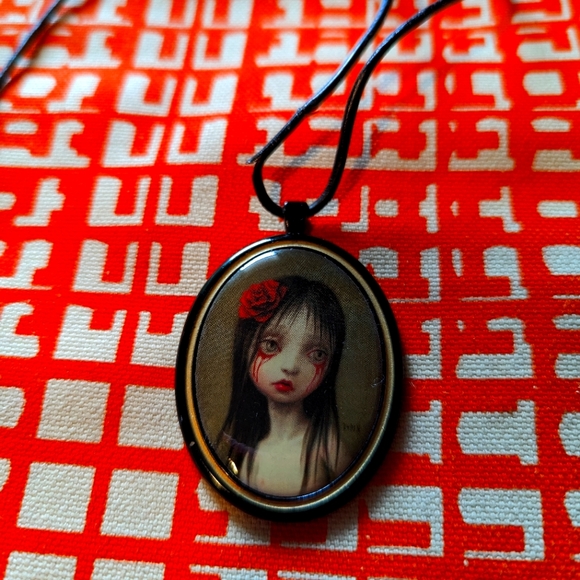 Official Mark Ryden Gallery Rose (Blood Show) Pendant with leather necklace - Picture 1 of 5